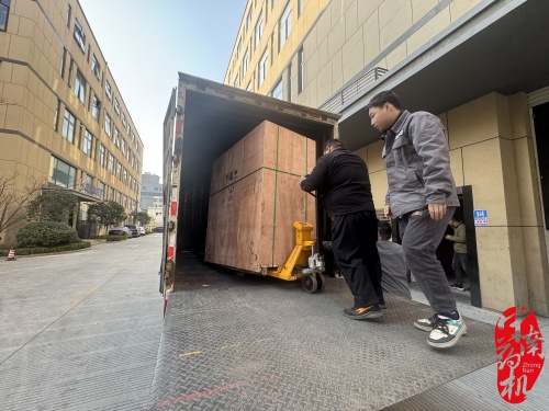 2025發(fā)貨忙不停：成功發(fā)貨半自動膠囊填充機至江西中醫(yī)藥大學(xué)